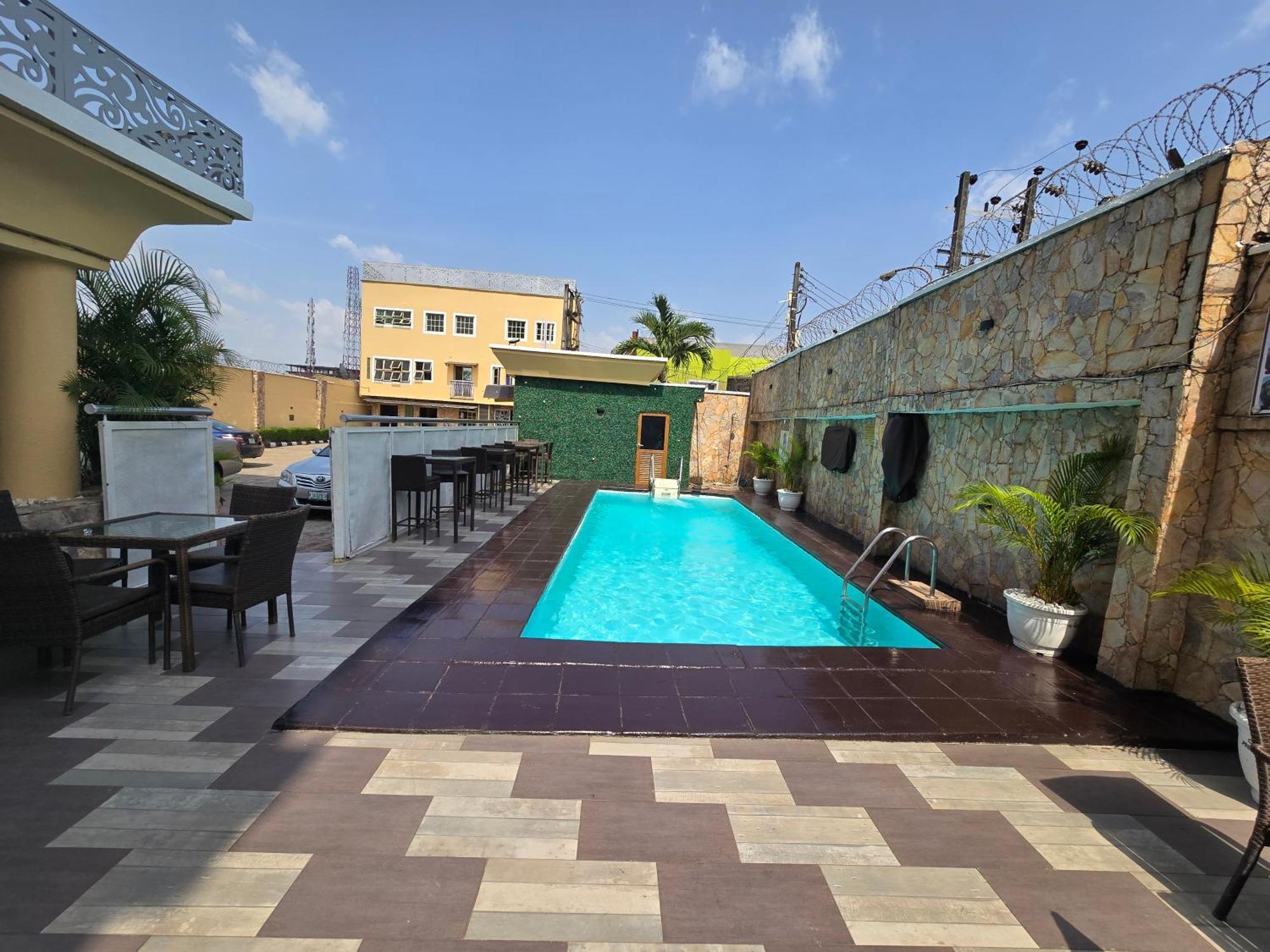 Presken K-One Hotell Ikeja Exteriör bild