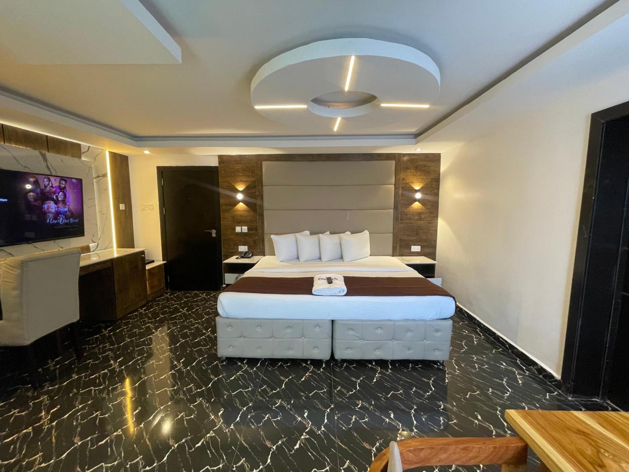 Presken K-One Hotell Ikeja Exteriör bild